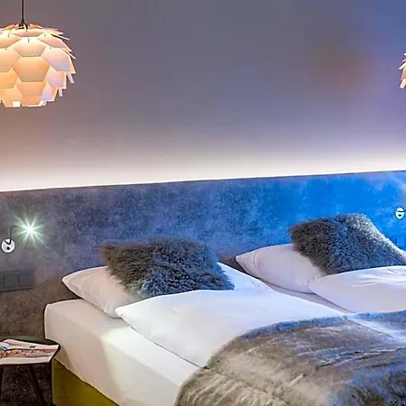 Two Timez - Boutique - With Ac Hotel