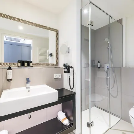 Hotel Two Timez - Boutique - With Ac