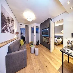 Hotel Two Timez - Boutique - With Ac 4*