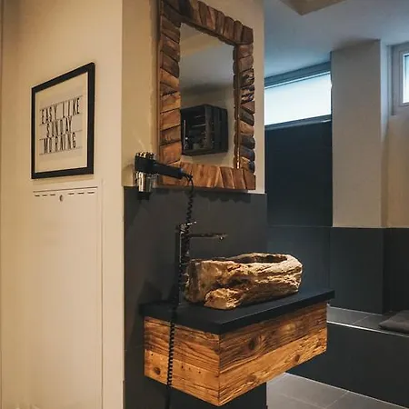 Two Timez - Boutique ホテル ツェル アム ゼー