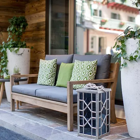 Two Timez - Boutique 4*